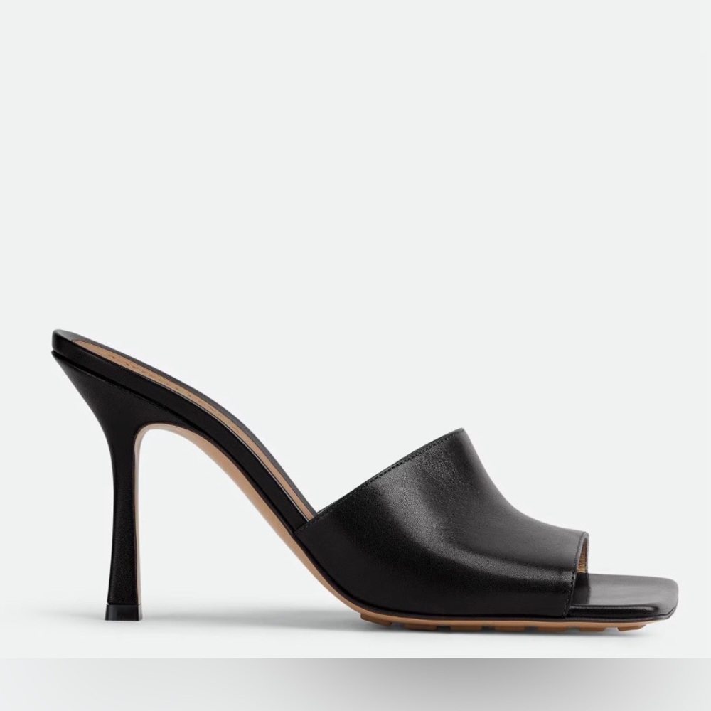 New Bottega Veneta Black Stretch Leather Heeled Mules